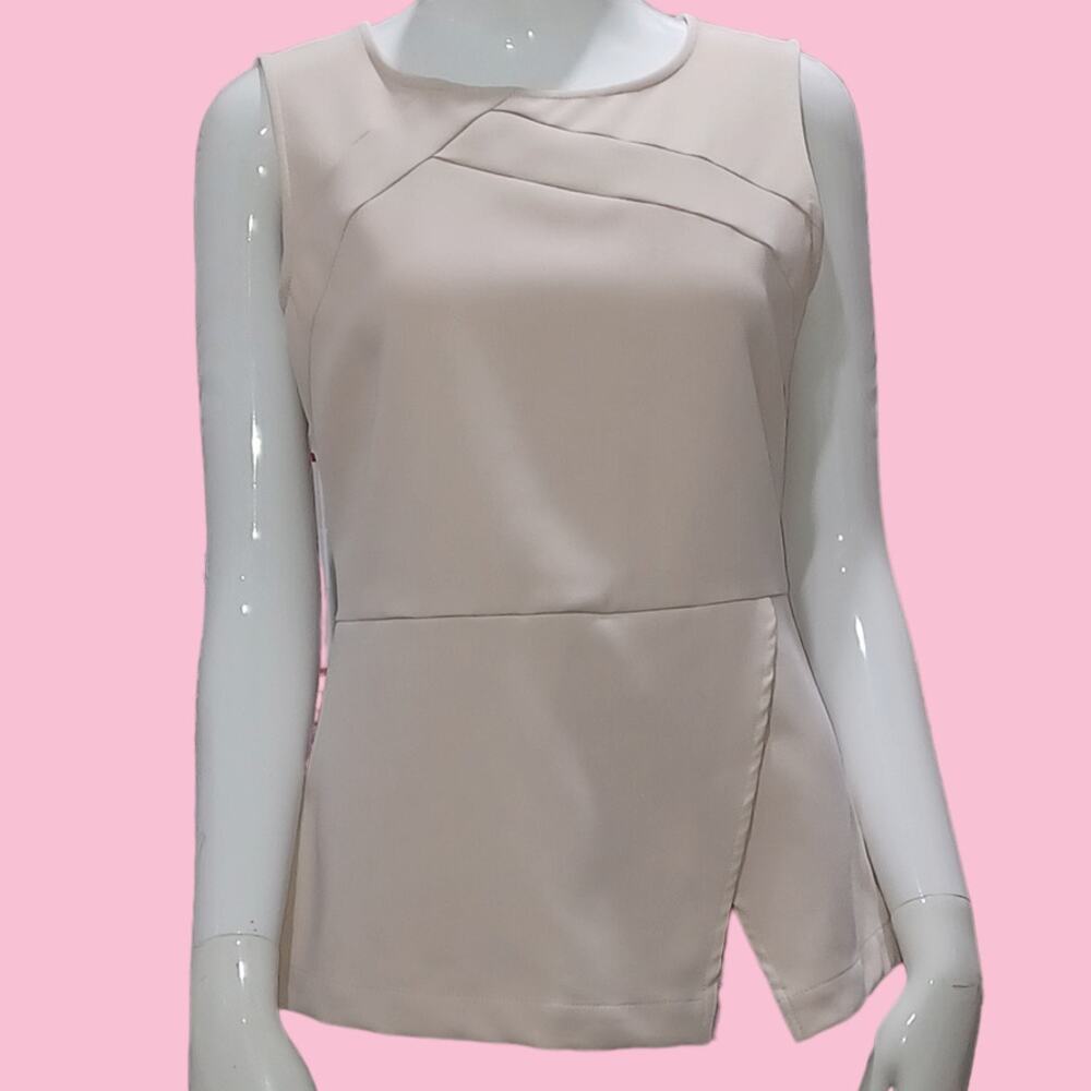 New ava By Le Tote Structured Sleeveless Blouse Size Small